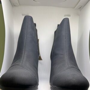 Tom’s Elegant Black Women's Ankle Boots